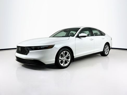 Used 2025 Honda Accord LX image 3