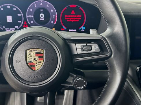 Used 2025 Porsche Panamera RWD image 18
