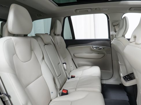 Certified 2023 Volvo XC90 B6 Plus w/ Protection Package Premier AWD/4WD image 24