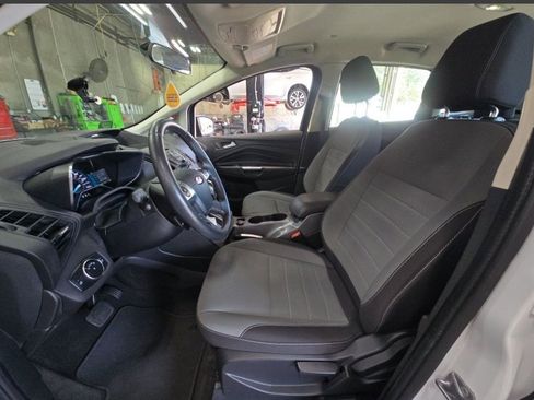 Used 2016 Ford C-MAX SE image 28