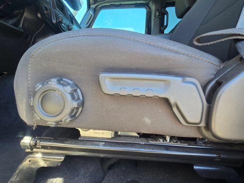 Used 2022 Jeep Wrangler Unlimited Sport AWD/4WD image 12