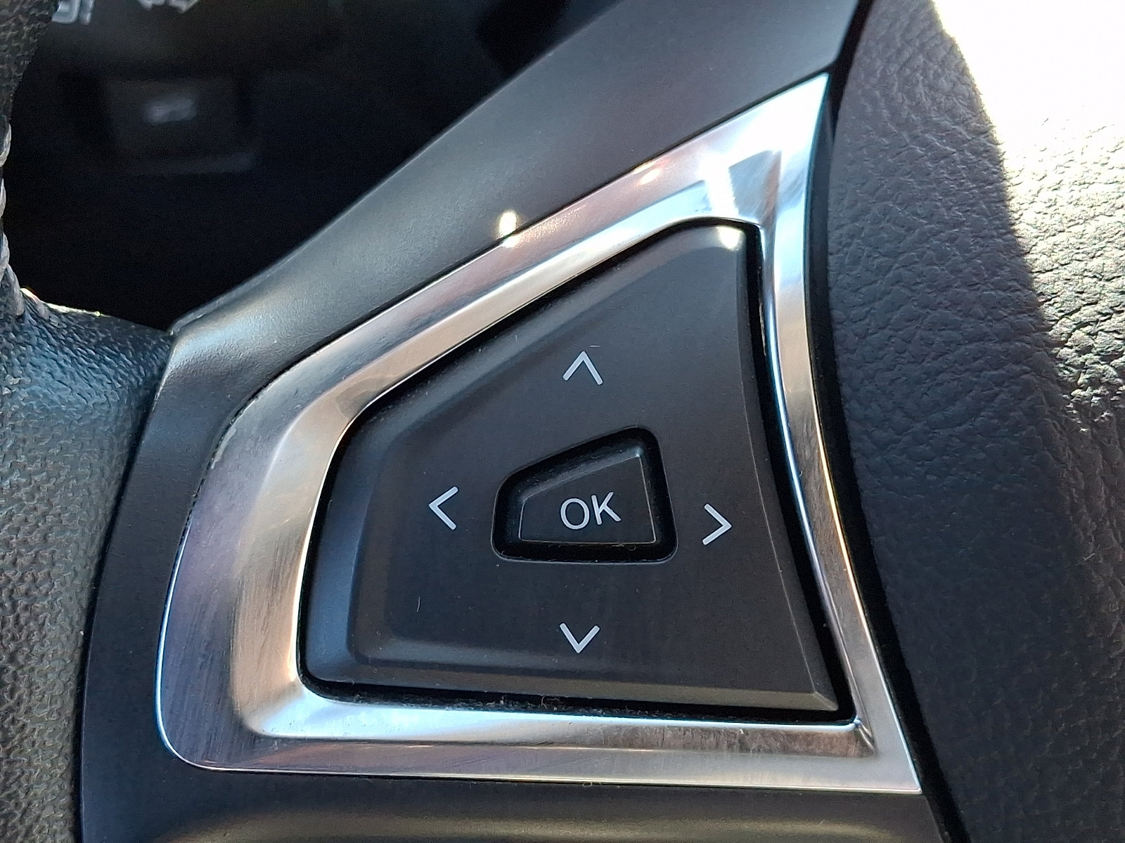 Used 2020 Ford Fusion SE w/ Equipment Group 151A FWD image 21