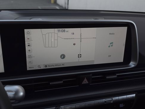 Used 2025 Hyundai Ioniq 6 Limited image 17