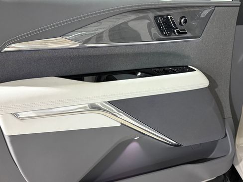 New 2026 Cadillac Escalade IQ Luxury 1 w/ LPO, Floor Liner Package image 10