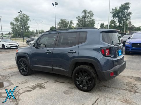 Used 2023 Jeep Renegade Altitude AWD/4WD image 5