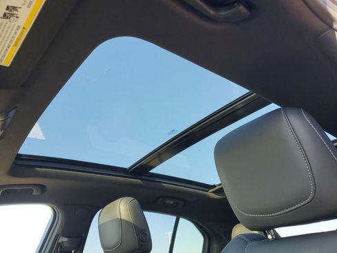 Certified 2024 Cadillac XT4 Premium Luxury image 6