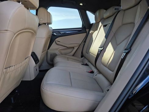 Used 2024 Porsche Macan image 26