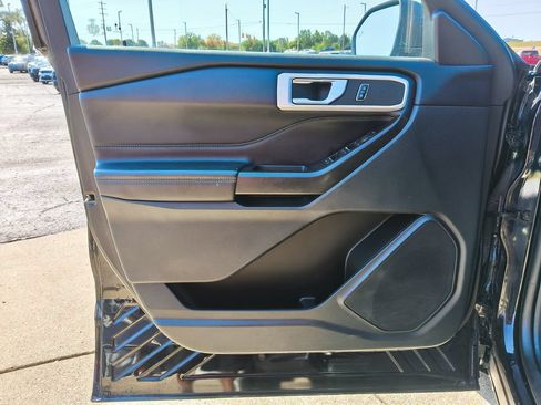 Used 2020 Ford Explorer XLT w/ Equipment Group 202A AWD/4WD image 21