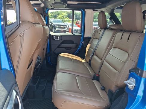 Used 2021 Jeep Wrangler Unlimited Sahara w/ Cold Weather Group AWD/4WD image 15