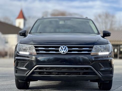 Used 2020 Volkswagen Tiguan S image 2