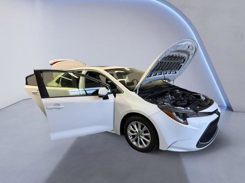 Used 2022 Toyota Corolla XLE image 7