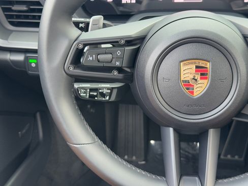 Used 2025 Porsche 911 Carrera image 24