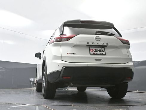 Used 2024 Nissan Rogue S FWD image 54