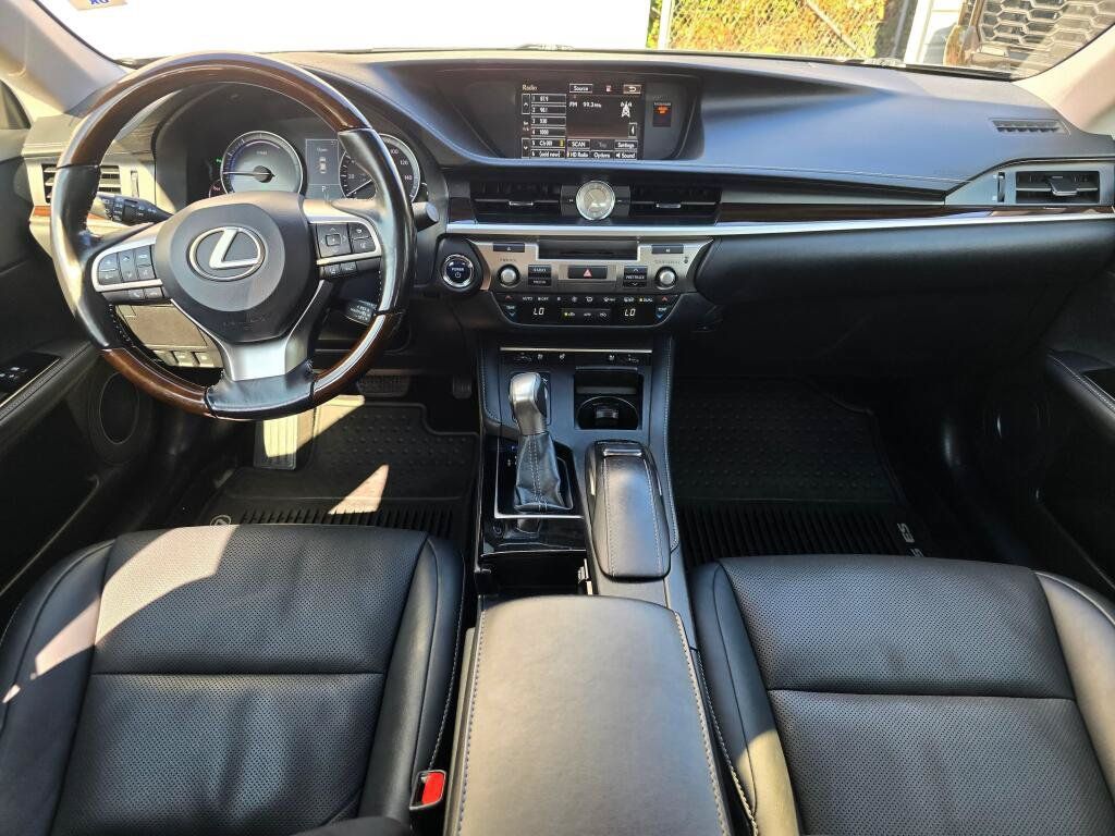 Used 2016 Lexus ES 300h w/ Navigation System Package FWD image 18