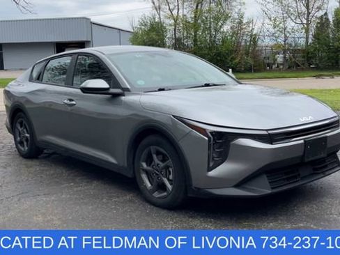 Used 2025 Kia K4 FWD image 2