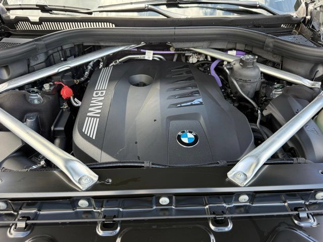 Used 2026 BMW X7 xDrive40i w/ M Sport Package AWD/4WD image 33