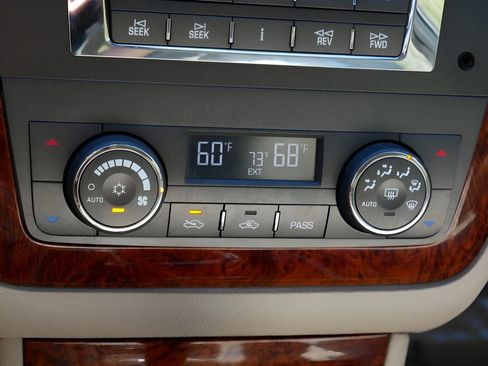Used 2007 Cadillac DTS Luxury I FWD image 22