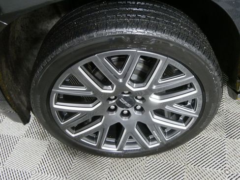 Used 2025 GMC Yukon Denali Ultimate image 8