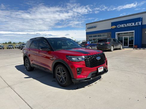 Used 2025 Ford Explorer ST AWD/4WD image 7