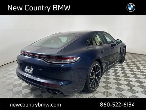 Used 2022 Porsche Panamera image 4