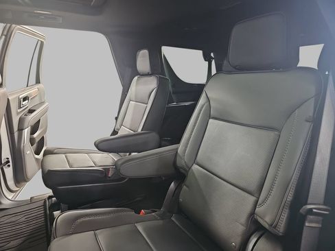 Used 2026 GMC Yukon Denali w/ Sun & Power Step Package AWD/4WD image 18