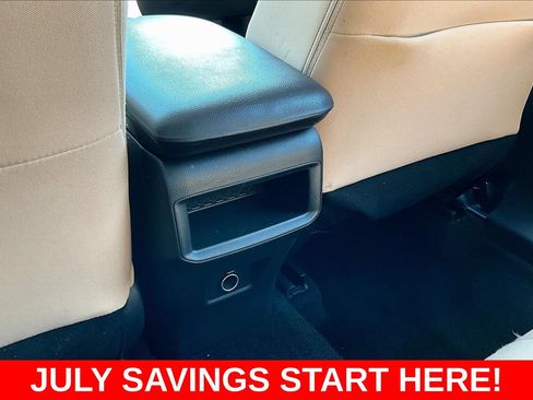 Used 2020 Toyota RAV4 LE FWD image 11