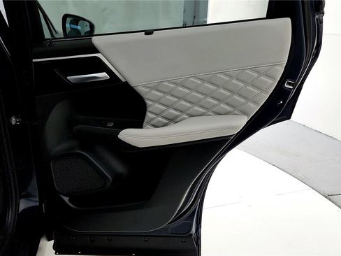 Used 2025 Mitsubishi Outlander SEL image 19