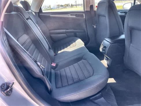 Used 2020 Ford Fusion SE image 14