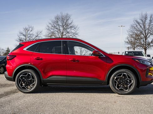 New 2026 Ford Escape Platinum w/ Premium Technology Package image 3