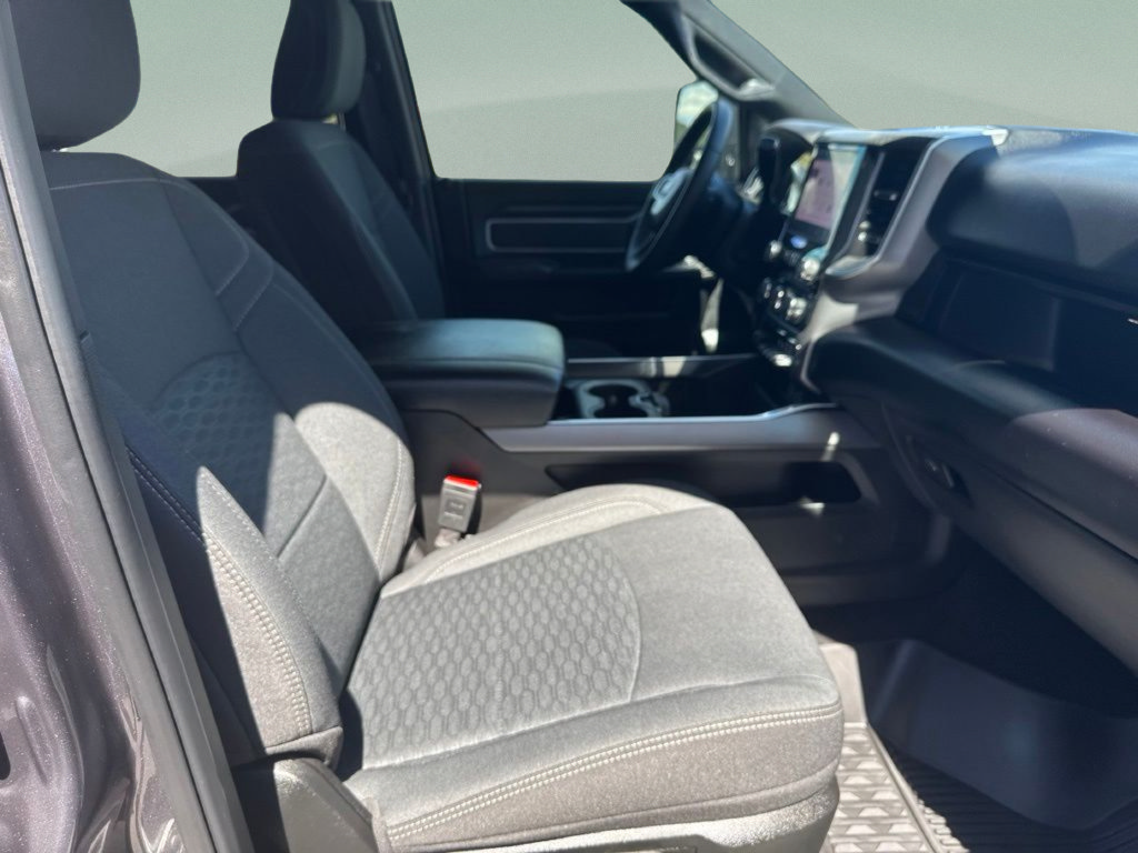 Used 2025 RAM 2500 Big Horn AWD/4WD image 30