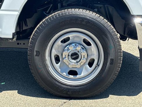 New 2025 Ford F350 XL w/ XL Chrome Package image 28