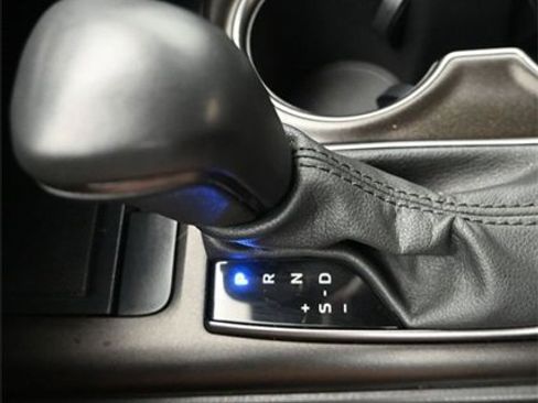 Used 2022 Toyota Camry SE image 17