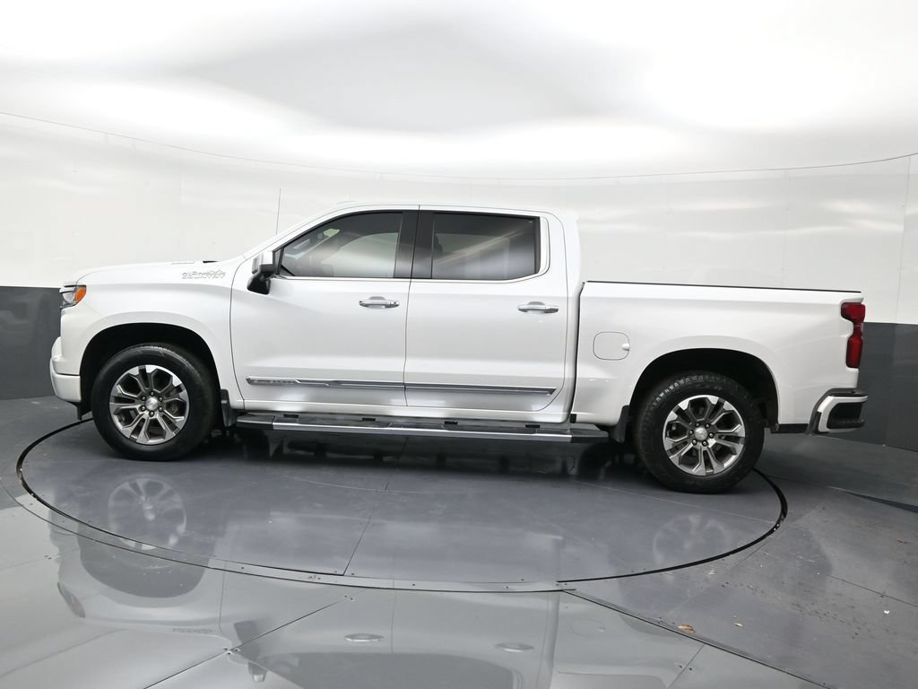 Used 2024 Chevrolet Silverado 1500 High Country AWD/4WD image 2