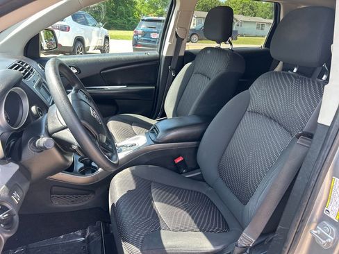 Used 2018 Dodge Journey SE w/ Blacktop Package FWD image 10