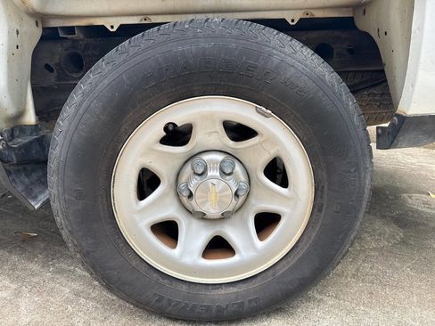 Used 2018 Chevrolet Silverado 1500 W/T RWD image 31
