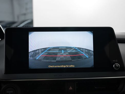 Used 2025 Toyota Prius XLE image 36