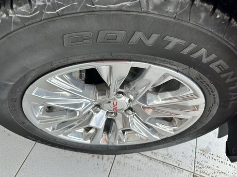 Used 2025 GMC Yukon XL Denali w/ Sun & Power Step Package image 24