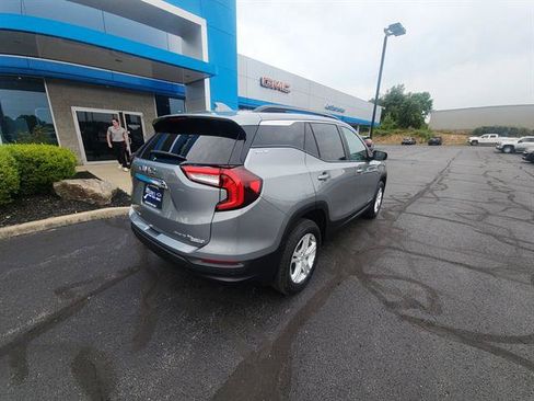 Used 2024 GMC Terrain SLE w/ Driver Convenience Package AWD/4WD image 5