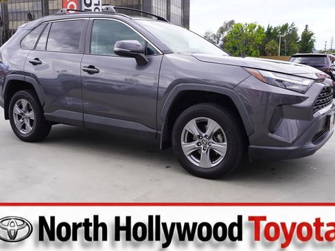 Used 2022 Toyota RAV4 XLE w/ Convenience Package FWD image 1