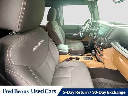 Used 2018 Jeep Wrangler Unlimited Sahara AWD/4WD image 31
