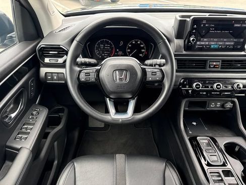 Used 2023 Honda Pilot Touring image 18