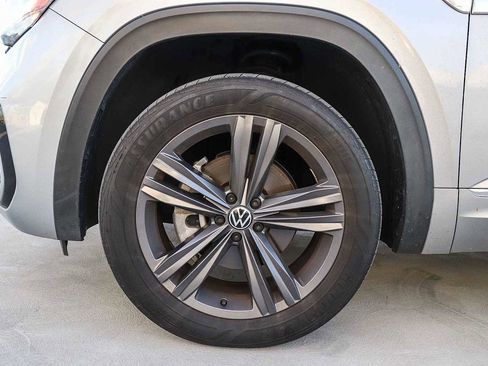 Used 2021 Volkswagen Atlas SE w/ Towing Package image 11