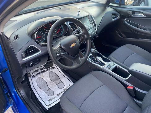 Used 2018 Chevrolet Cruze LT w/ Convenience Package image 21