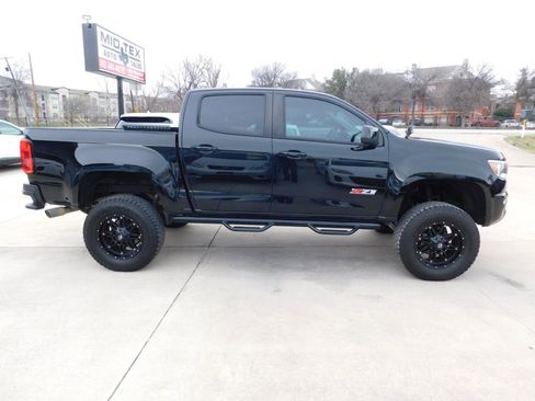 Used 2019 Chevrolet Colorado Z71 w/ Z71 Midnight Edition image 5