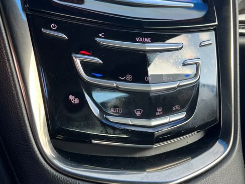 Used 2014 Cadillac ELR w/ Luxury Package image 19