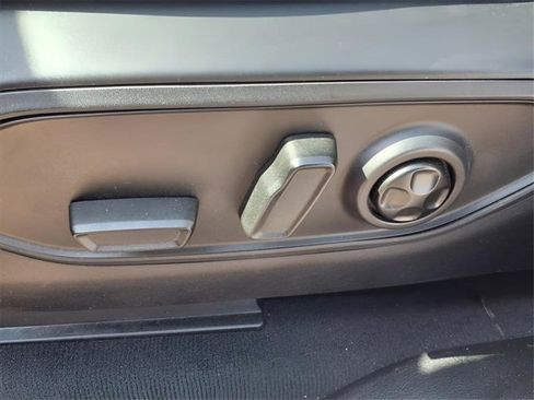 Used 2023 Jeep Grand Cherokee L Laredo image 19