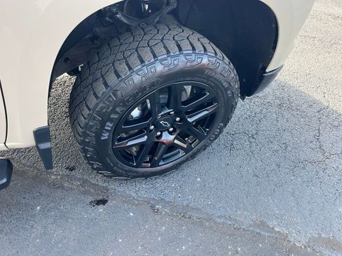 Used 2023 Chevrolet Silverado 1500 LT Trail Boss w/ Protection Package image 31