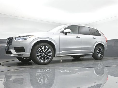 Used 2022 Volvo XC90 T6 Momentum w/ Climate Package image 41