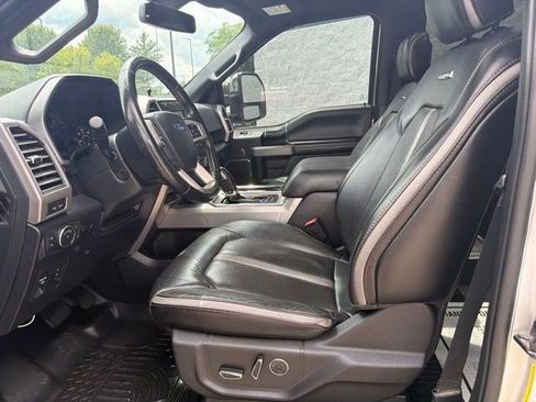 Used 2019 Ford F150 Platinum w/ Equipment Group 701A Luxury AWD/4WD image 13