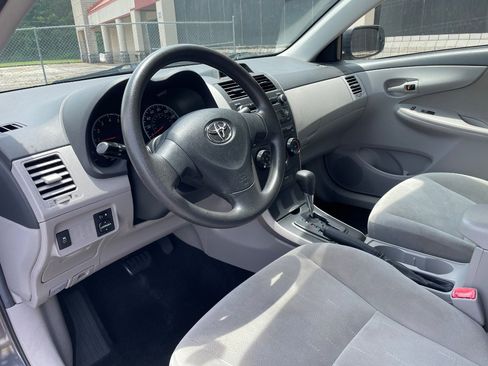 Used 2013 Toyota Corolla L FWD image 34